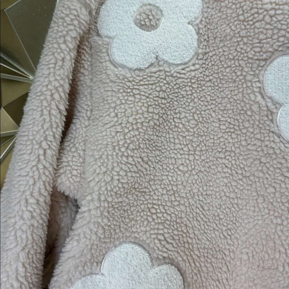 Mark Edwards Studio Cozy Cream Floral Teddy Sherpa Jacket - Picture 8 of 10